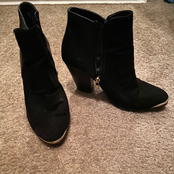 Cute Black Booties - Picture 2 of 3